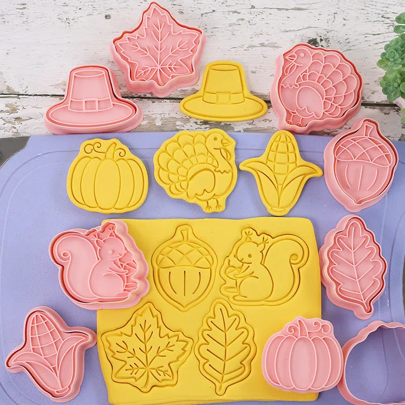 8Pcs/Set Thanksgiving Biscuit Mold Squirrel Corn Turkey Pinecone Shape Cookie Cutter Stamp Fondant Cake Decoration Tools