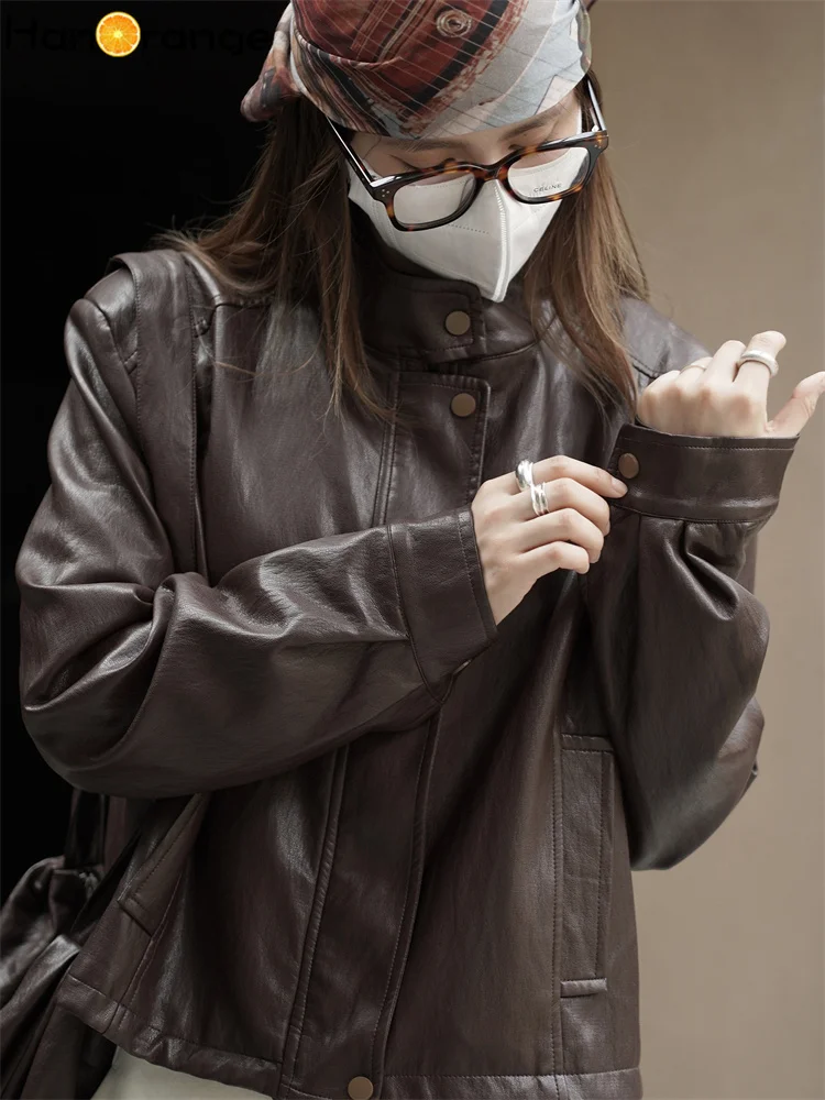 HanOrange 2025 Winter Retro Fashion Splicing Line with Bag PU Jacket Women Short Stand Collar Jacket Black/Coffee
