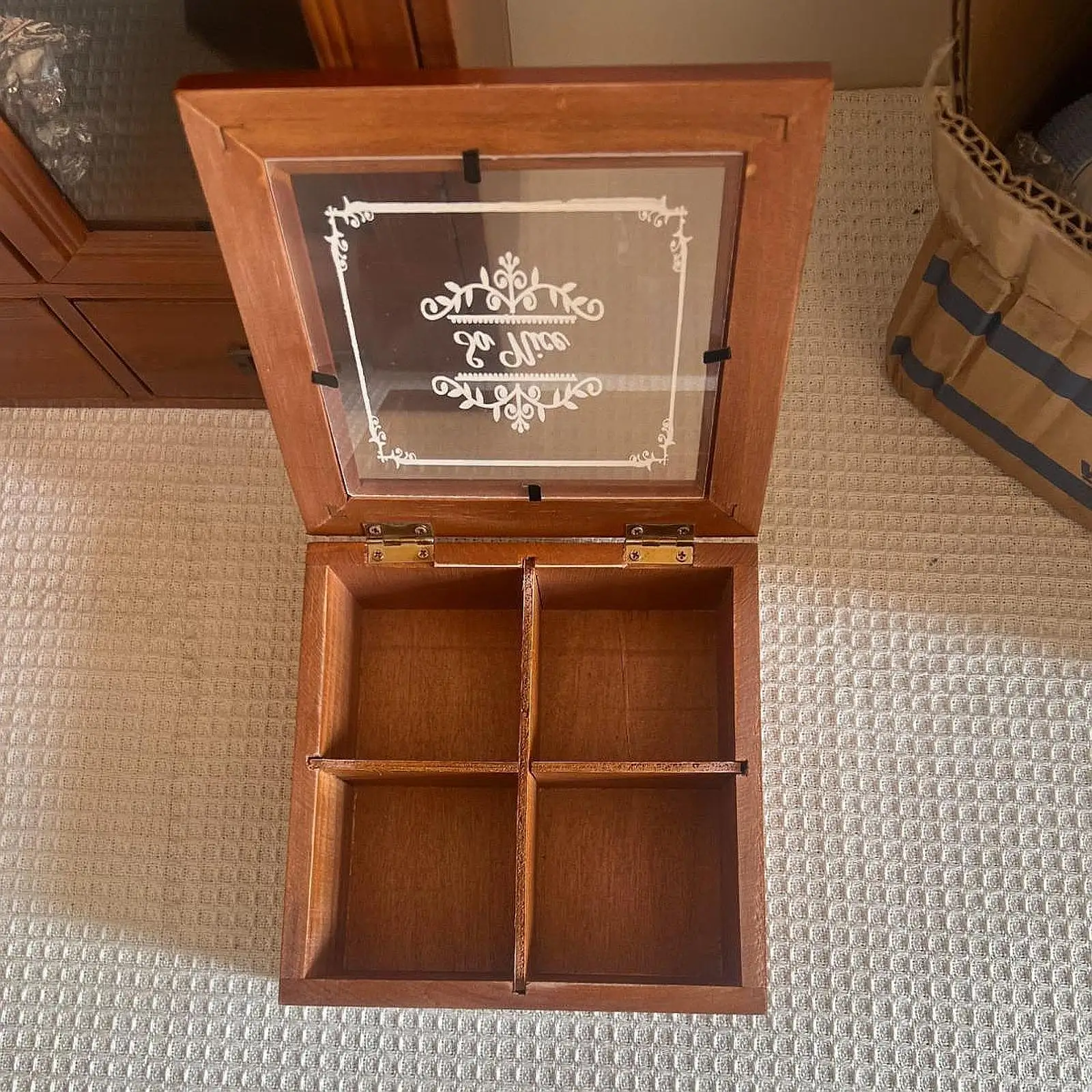 

Jewelry Storage Box Multifunctional Earrings Storage Display Wooden Container Treasure Chest with Clear Lid for Men Women Girls