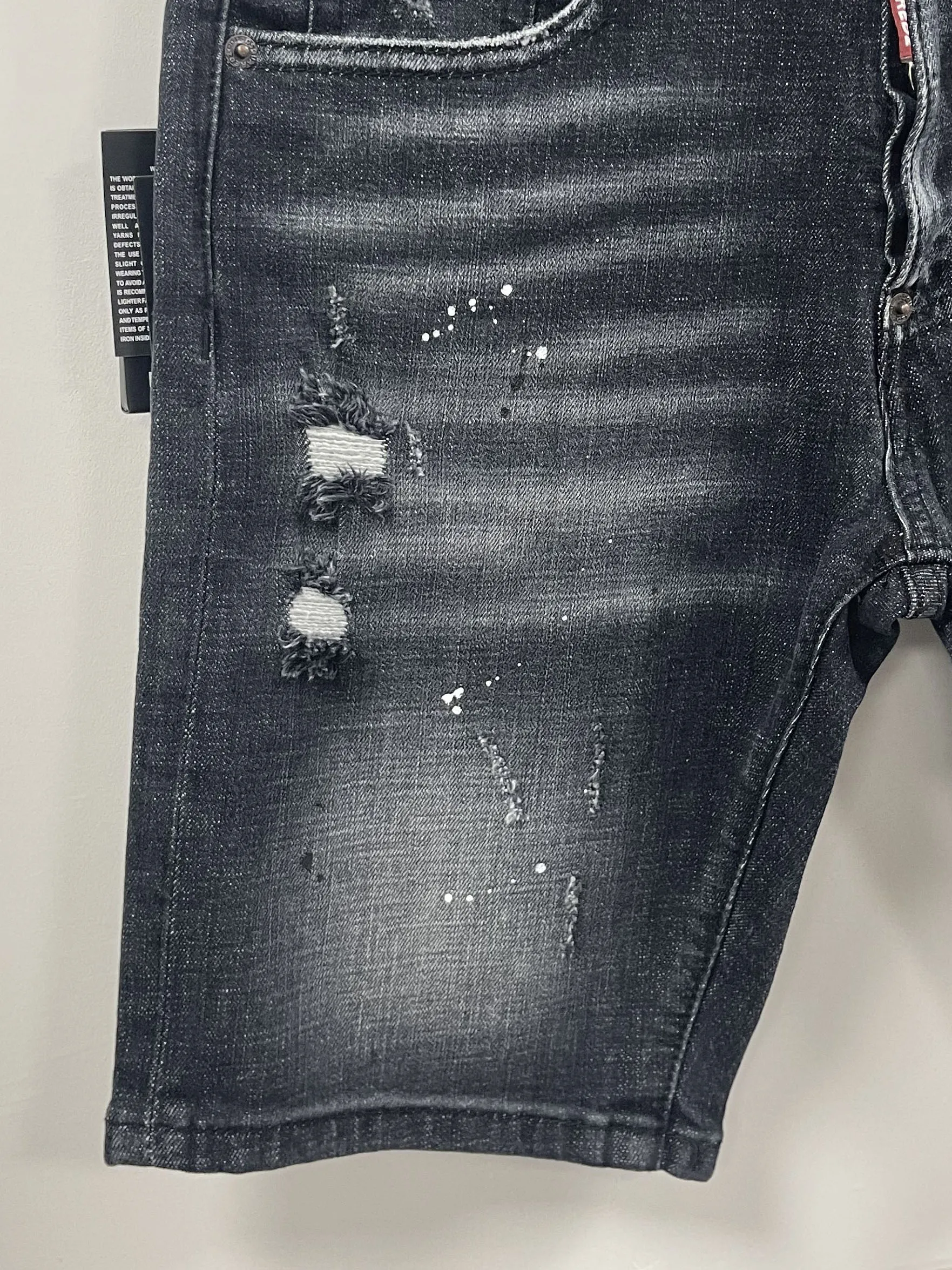2024 Spring/Summer New D2 Jeans Trendy Men's Water Washed, Scratched, Patched, Painted, Slimming, Micro Elastic Denim Shorts for