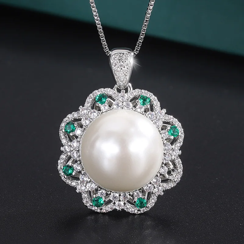 Jewelry Gold Plated Inlaid Mother-of-Pearl Pearl Vintage Fashion Diamond Pendant Necklace 16mm