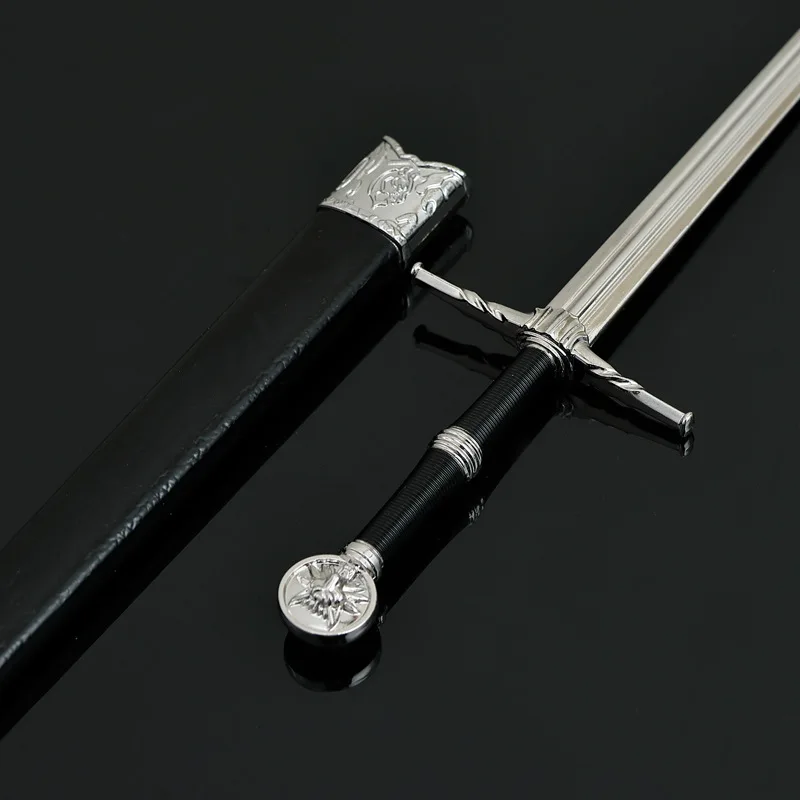 22 cm Geralt Spada The Witch Hunter Periferiche di gioco Modello in metallo Portachiavi Zaino Decorazione pendente Compleanno Festival Regalo Giocattoli