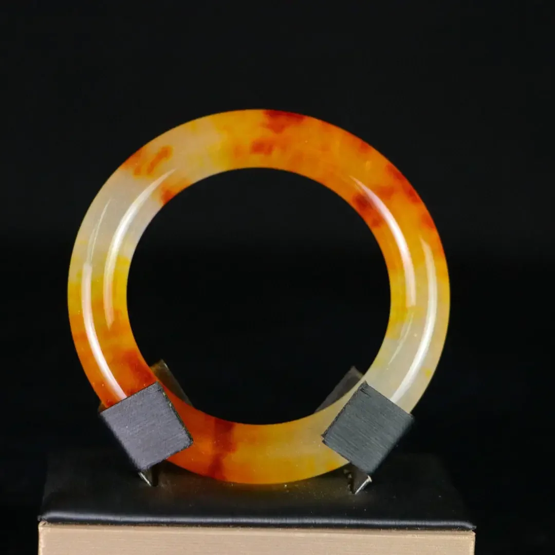 

Laokeng ледяной вид желтый нефрит плавающий цветок круглая полоска Мьянма жадеит браслет модель девушки