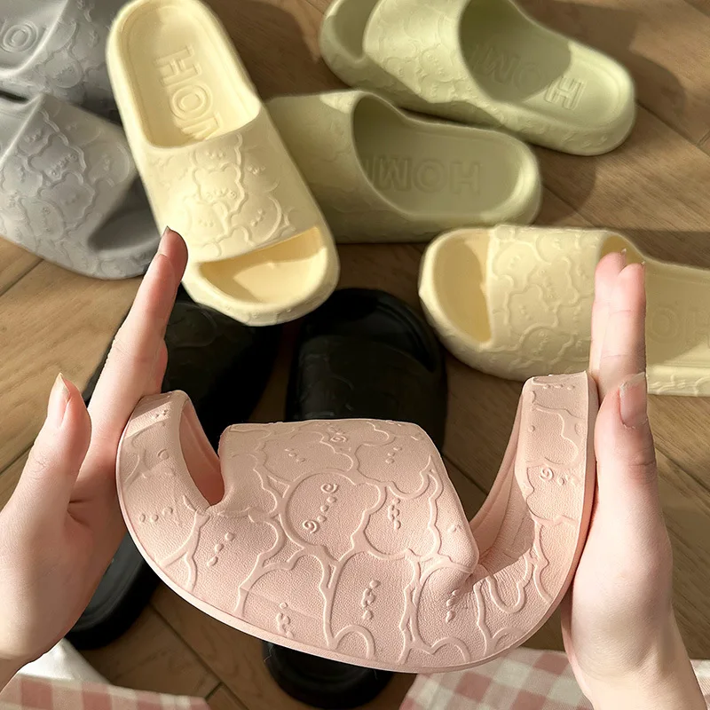 Sommer Frauen nach Hause Hausschuhe Plattform Anti rutsch bequeme Badezimmer Dusche Flip Flops im Freien Kawaii Bär Paar Hausschuhe Männer