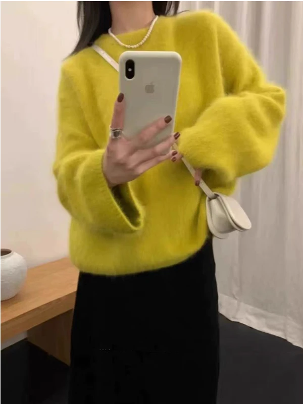 

Soft Thiened Yellow Design round Ne Knitted Sweater Loose Fit Overhead Korean Sle Women's Top for Autumn Season