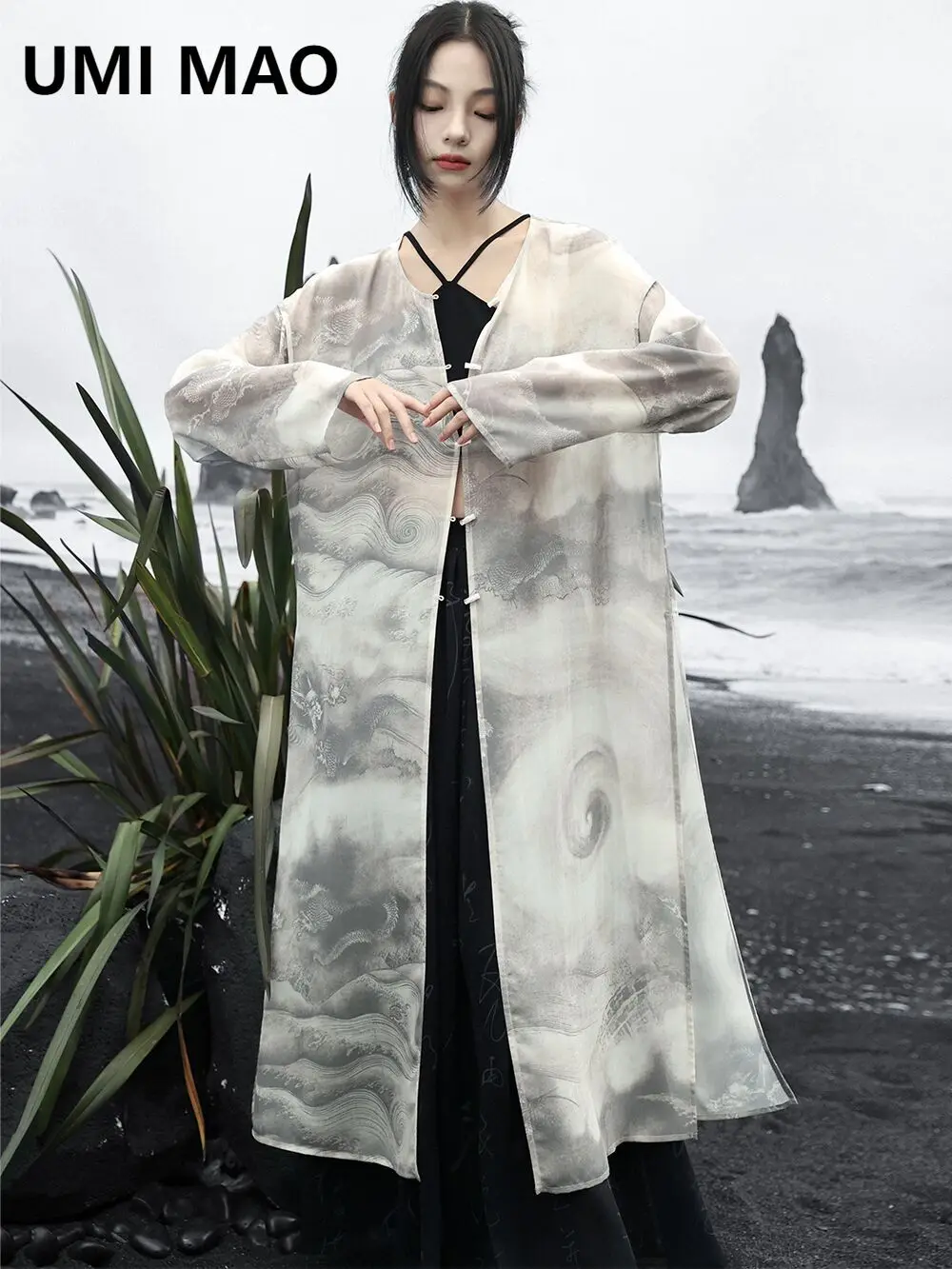 

UMI MAO New Chinese Retro Coat Women's Long Style 2024 Autumn New Kowloon Printed Loose Chiffon Coat Y2K