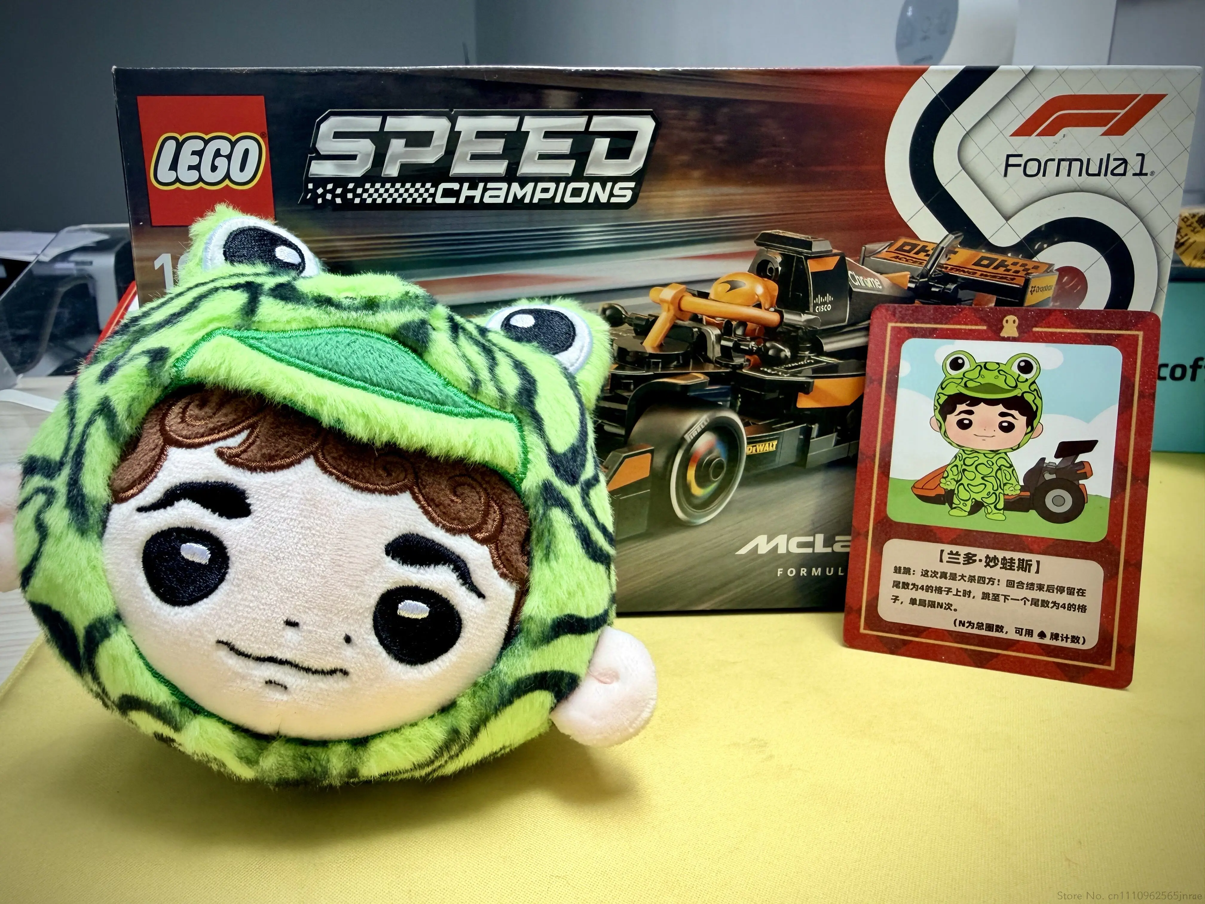 Neue Paddock Cats F1-Rennfahrer Blind Boxes Plüschtiere und Rennsport-Merchandise Geburtstagsgeschenke für Fans Rucksack-Anhänger-Spielzeug – Detail 2