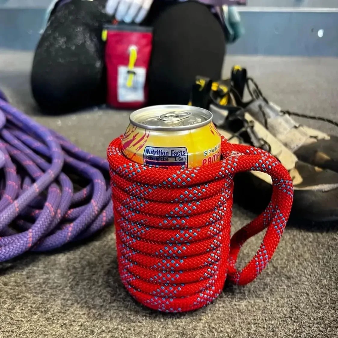 

High-grade Multi-color Climbing Rope Hand-woven Cup Holder Mountaineering Outdoor Camping Home Compact and Portable
