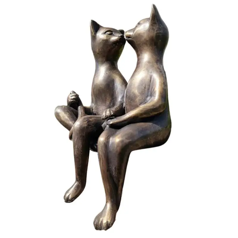 

Couple Cats Dating And Kiss Statue European-Style Modern Minimalist Crafts Home Resin Ornaments Xmas Gifts