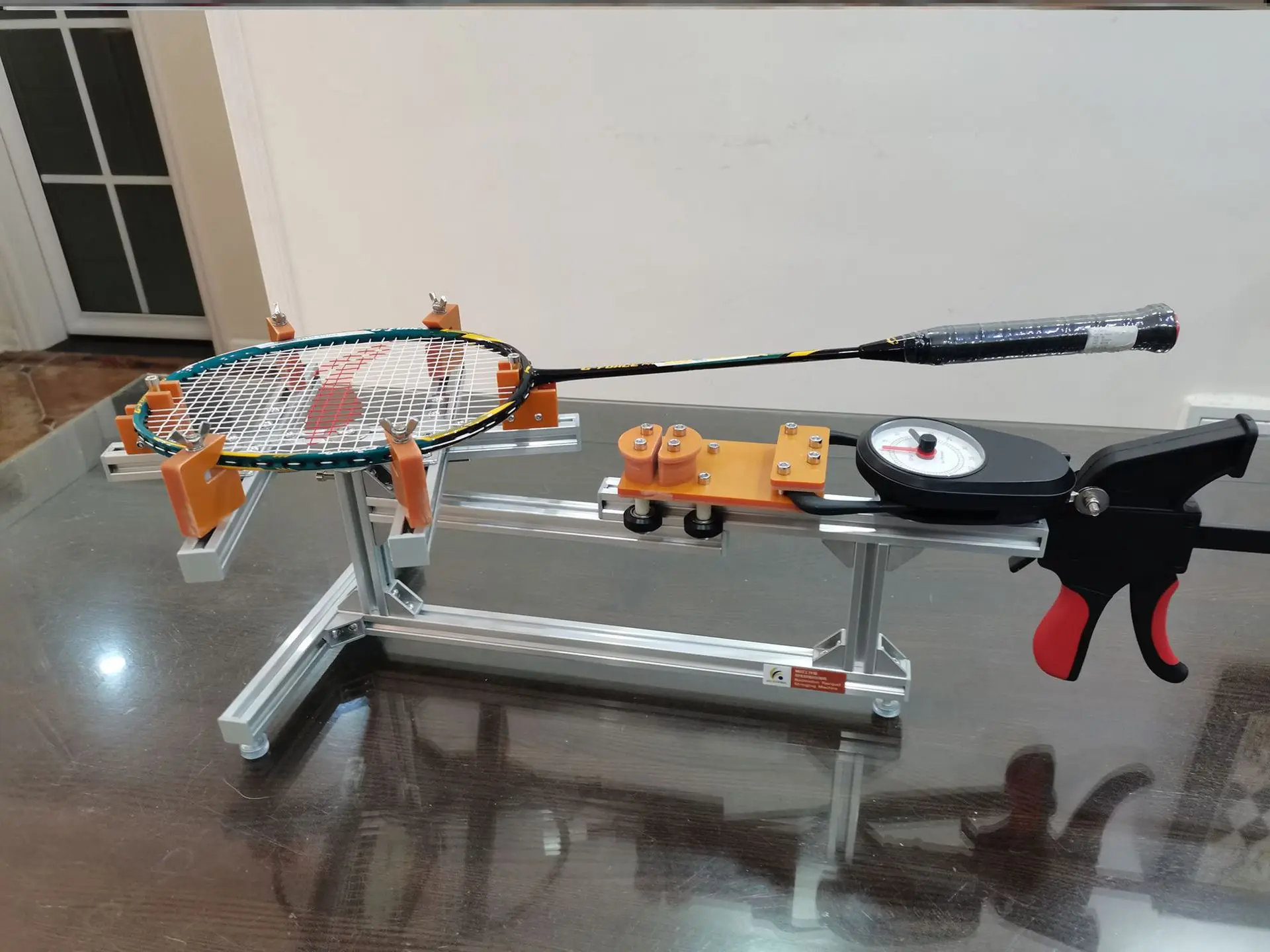 Badminton racket wire threading machine Computer constant force threading machine with tools Other duck feather ball