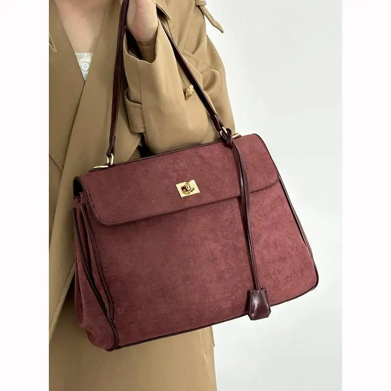 

Faux suede women handbag Large Capacity Winter commuter female shoulder Messenger bag big ladies totes Commuting armpit bag
