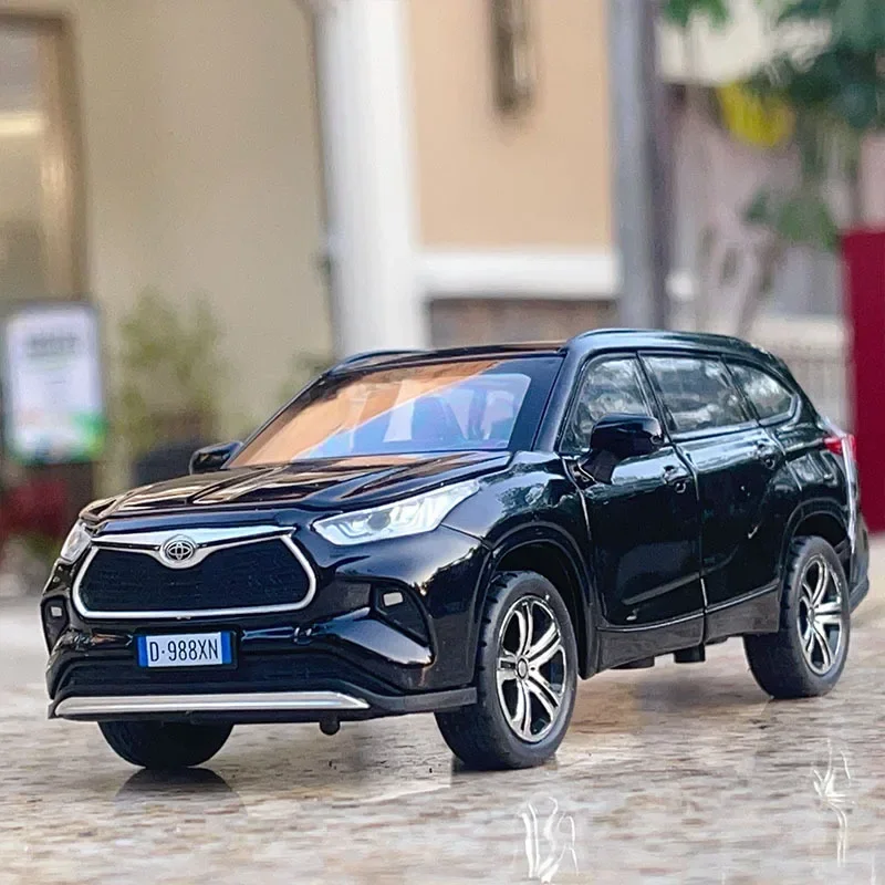 

1:32 Toyota Highlander 2023 SUV Alloy Die Cast Toy Car Model Sound and Light Pull Back Children's Toy Collectibles Birthday Gift