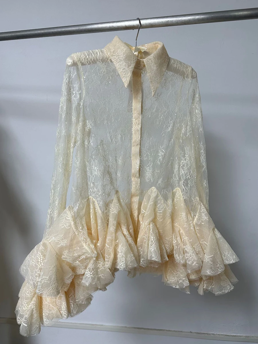 TWOTWINSTYLE الصلبة شير تقسم الدانتيل مثير فساتين صغيرة للنساء التلبيب طويلة الأكمام المرقعة الكشكشة طيات فستان أنثى جديد