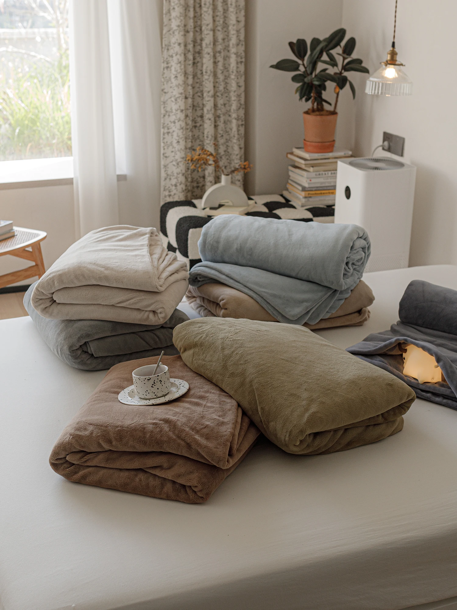 

Thiened Double-sided Coral Fce Milk Velvet Cover Single Pure Color Modern Simple Sle Warmth Storage Bedding Covers