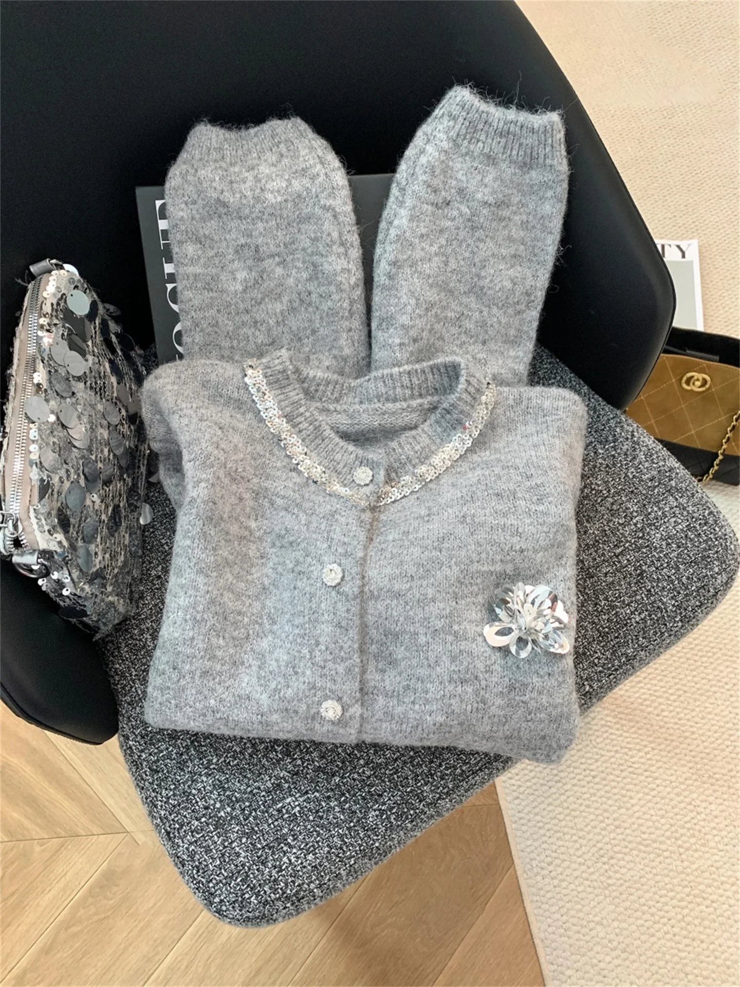 

Мягкий вязаный кардиган с блестками для женщин, осенне-зимний, с богатой отделкой, для дома и повседневной носки, модный, для поездок на работу