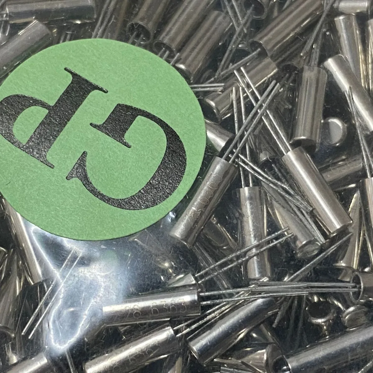 

Cylindrical 3*8mm 16M through-hole passive crystal oscillator 308 16MHZ 16.000MHZ IC chip integrated circuit