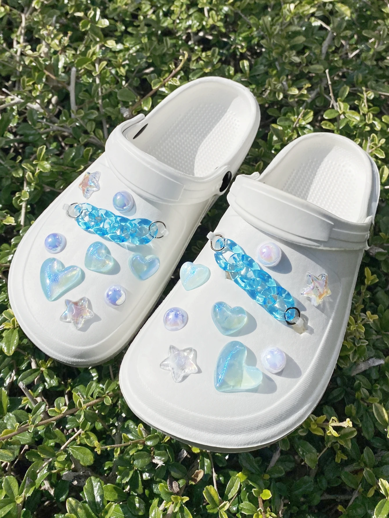 18 pieces of blue transparent chain, blue heart, transparent five-pointed star, white ABS pearl shoe buckle DIY decoration, suit