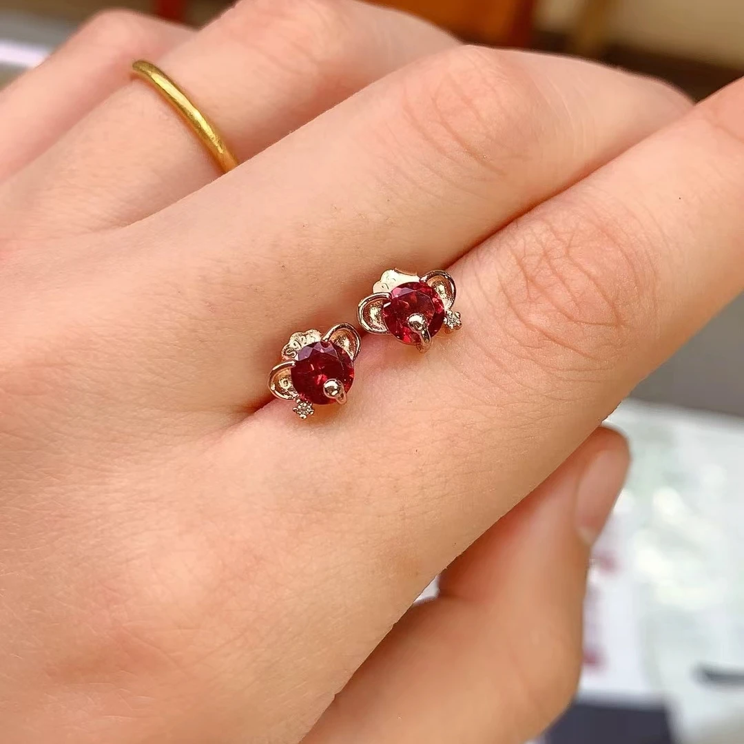 

KJJEAXCMY High quality Simple Natural Garnet Earrings S925 Silver Inlaid Elegant Simple Palace High-End Design Women's Jewelry