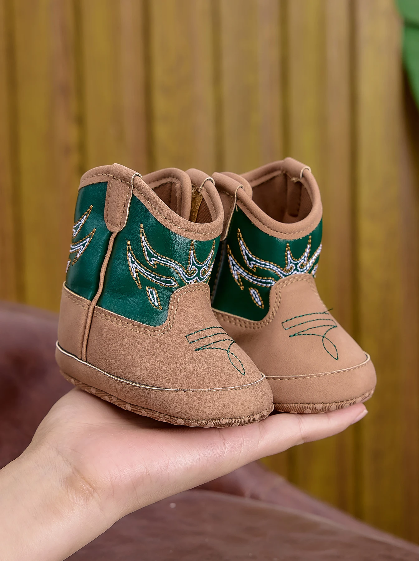 Vintage Farbblock-Stickerei Baby-Cowboystiefel 0-12 Monate Weichsohlige Anti-Kollisions-Laufschuhe für Neugeborene High-Top Kurze Stiefel – Detail 6