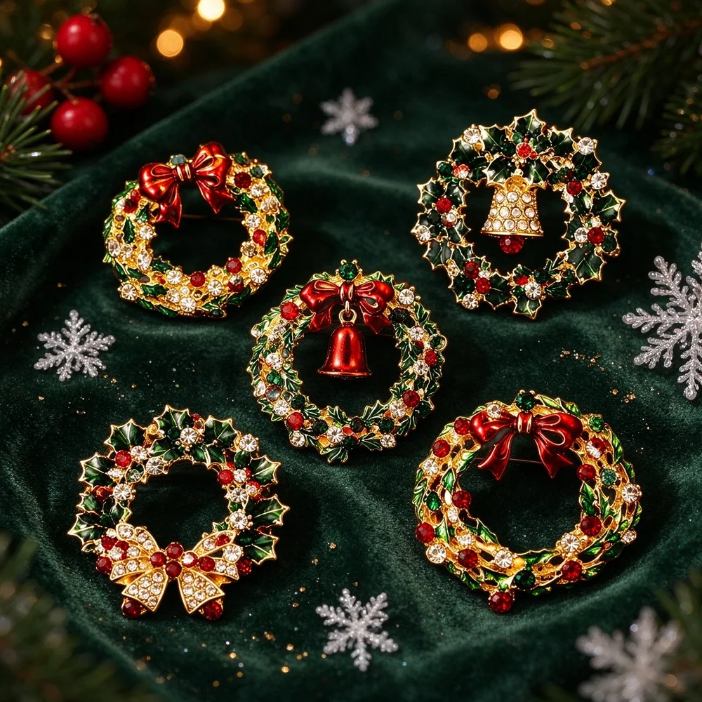 Christmas Wreath Brooch Holly Leaf Bow Bell Rhinestone Enamel Lapel Pin Xmas Garland Brooch Women Holiday Party Accessory