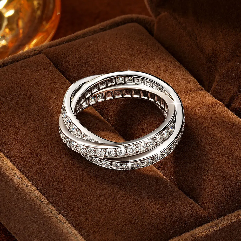 Abestecom 14K Weißgold plattierte Damenringe mit D-farbenem Moissanit, ineinander verschlungener Dreifachband-Stapelring, Hochzeits-Eternity-Schmuck – Detail 5