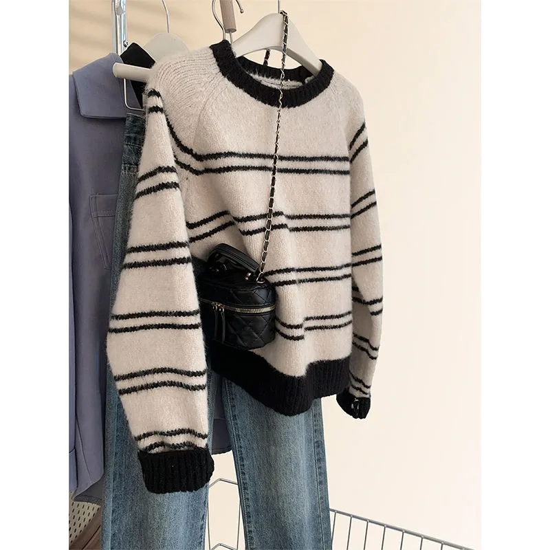 

Women in Autumn and Winter Pullover Round Neck Long Sleeve Striped Versatile Loose Top Comfortable Knitted Striped Sweater for