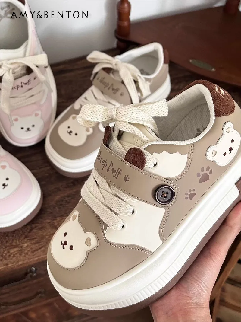 

Кроссовки на толстой подошве с милым медвежьим принтом, оригинальный дизайн, японская обувь в стиле Лолиты, каваи, повседневные кроссовки в консервативном стиле с круглым носком и бантом