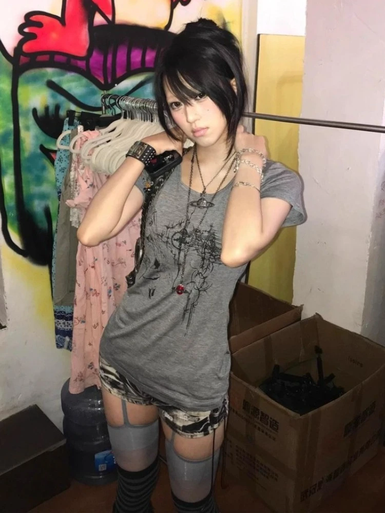 Houzhou harajuku vintage cinza camiseta feminina estilo japonês gótico gráfico camiseta grunge y2k punk picante menina manga curta t