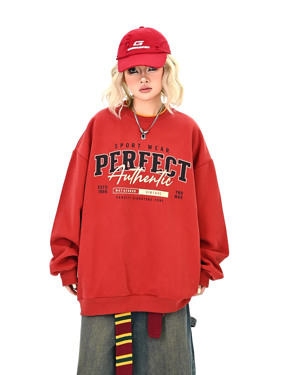 

Женский свитшот с вышивкой красными буквами, круглый вырез, свободный крой, в американском университетском стиле, новинка осени 2025, уличная мода