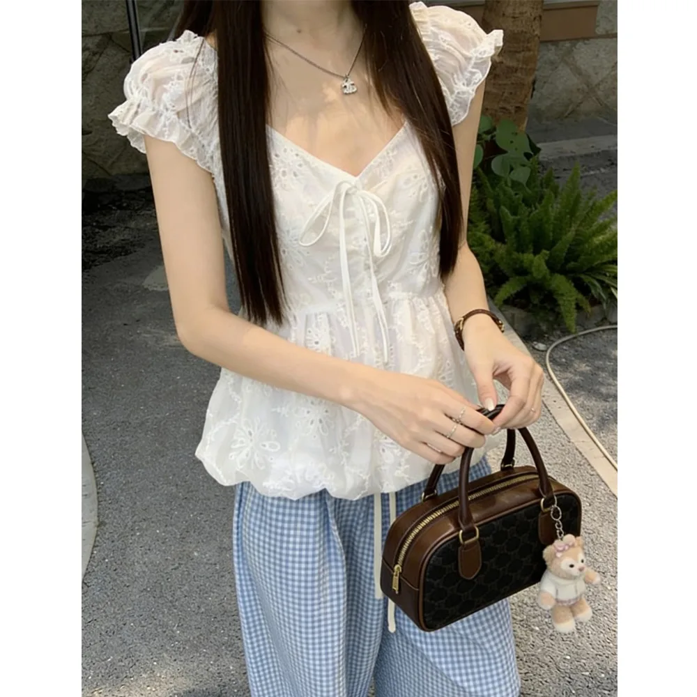 

Летняя новинка: короткая вышитая блузка-рубашка с поясом и завязками, топ с цветочным узором, женская модная кружевная рубашка, платье без рукавов