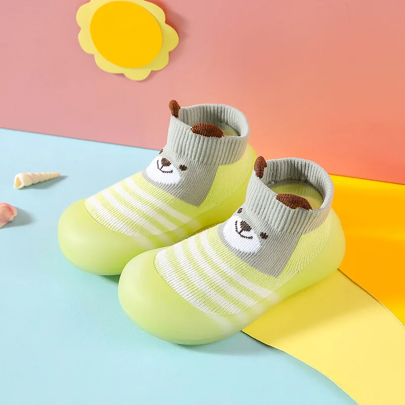 Neue bequeme und atmungsaktive rutsch feste Socken für Jungen und Mädchen, Baby-Sommer-Innen-und Outdoor-Kleinkinds chuhe mit weichen Sohlen