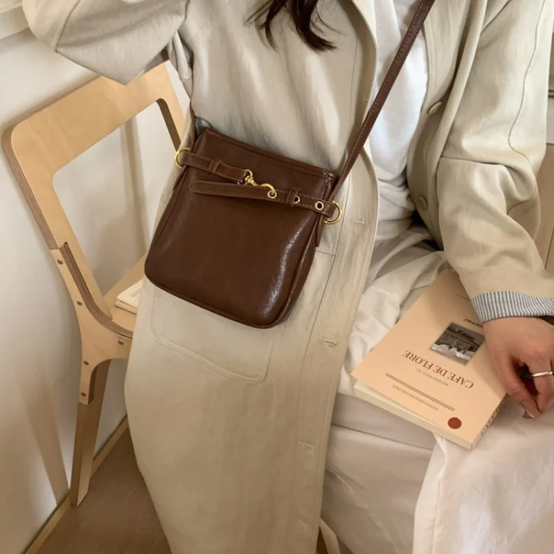 

Elegant Women's Messenger Bag Made Of Fine Leather Boasting High-End Quality And Trendy Vintage Look​