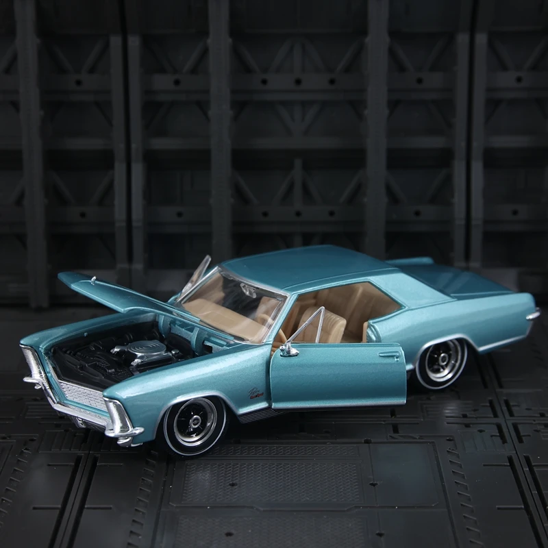 Maisto 1:26 имитация Buick Riviera Gran Sport, модель автомобиля из сплава, украшение, двери и капот можно открыть, статический подарок седан