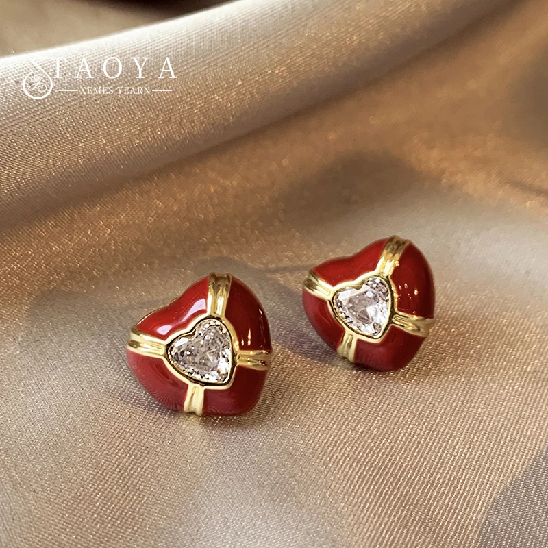Pendientes Retro en forma de corazón con borde de esmalte Rojo Dorado para mujer, regalo inusual y accesorio de moda para el Día de San Valentín en 2024