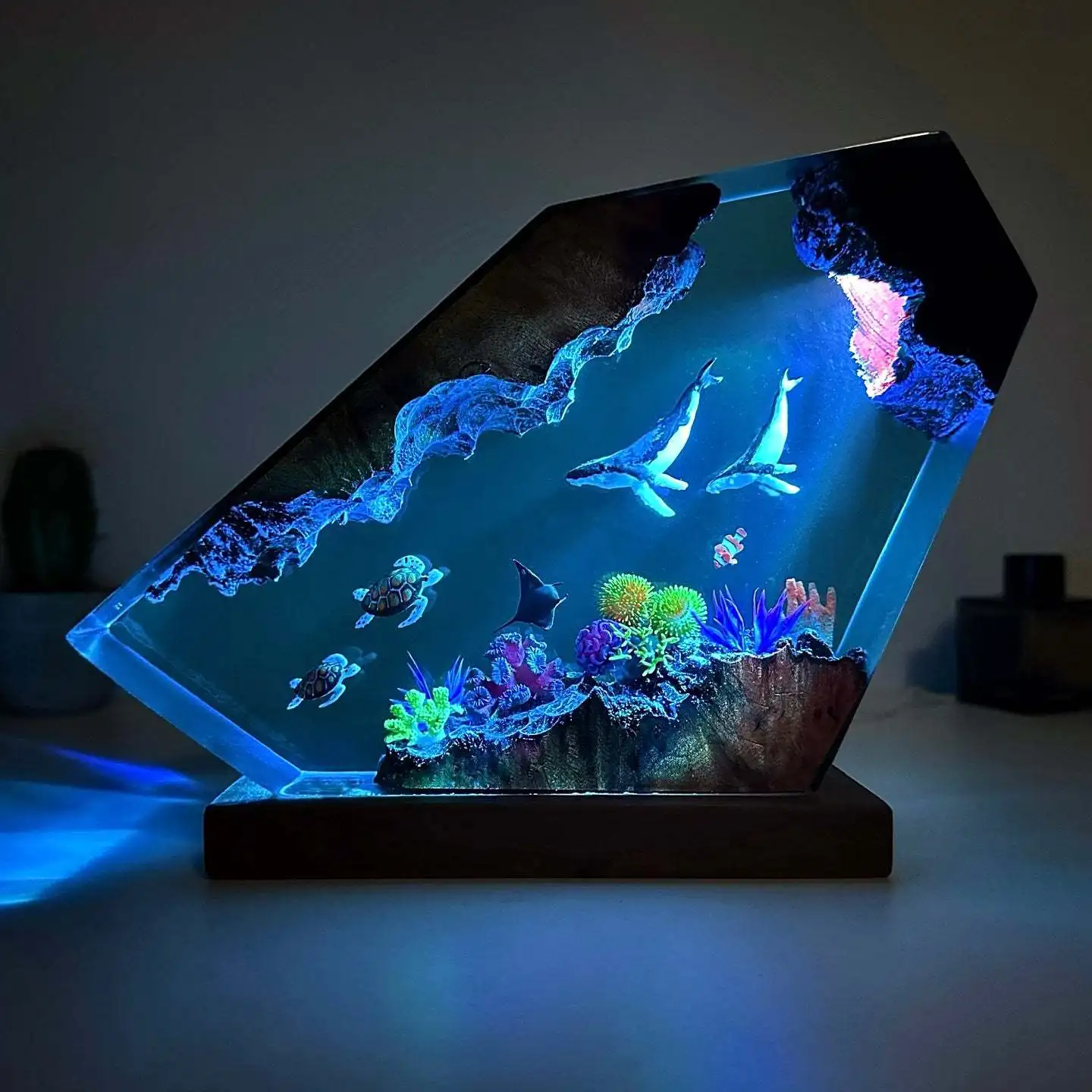 Customized Items Resin Table Light Whale Sea Turtle Theme LED Night Light Creative Artistic Room Decoration Lamp USB Charge