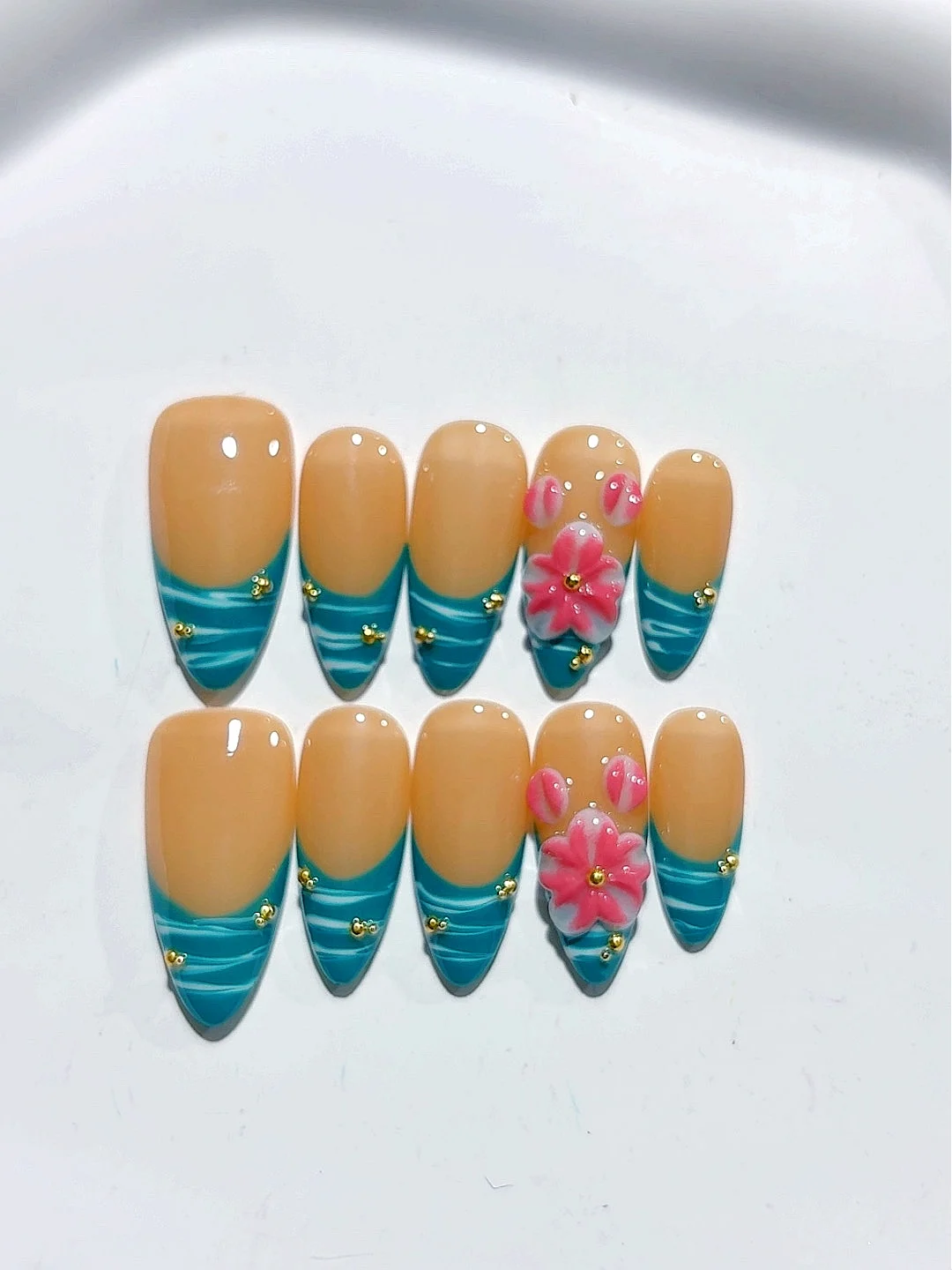 

French Line Stereo Carving High-End Fashionable Wearable Manicure (D451)