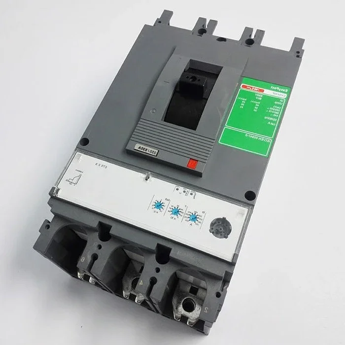 New Brand New Original Sch-nei-der NSX Molded Case Trip Unit Mic6.3A 630A 3P3D LV432102