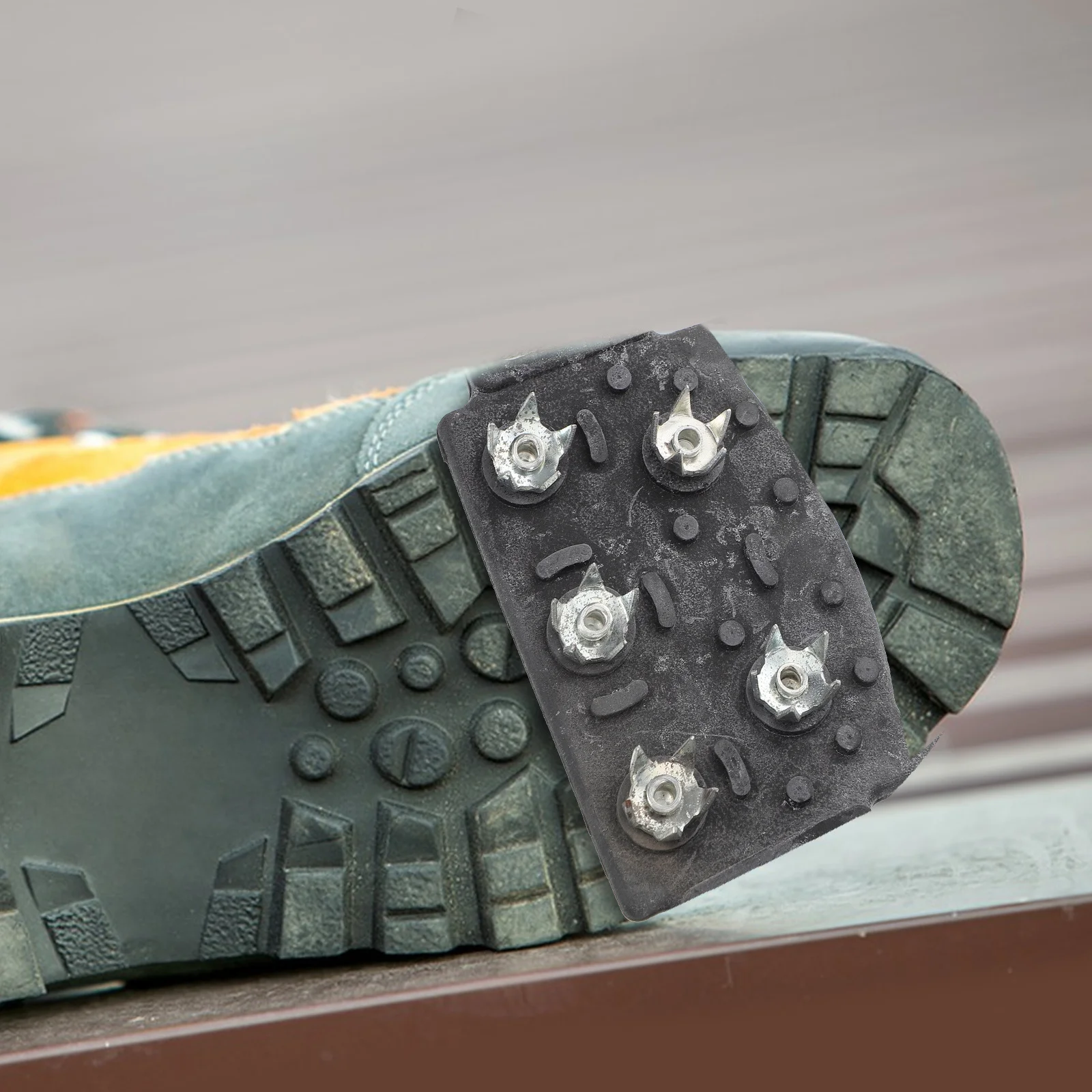 

Outdoor Ice Traction Crampons Five Tooth High Strength Spikes Anti Slip Shoe Grips Snow Cleats Boots Ice Shoes Grippers