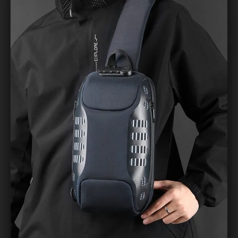 Bolsa de peito, mochila de ciclismo masculina, mochila pequena de negócios à prova d'água e antirroubo, bolsa crossbody camuflada multifuncional