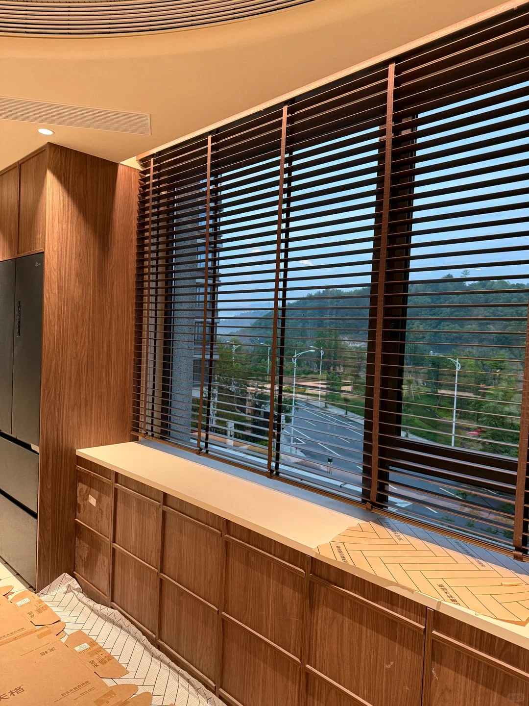 Electric Wooden Venetian Blinds Motorized Smart Home Window Shades Remote Control Light Filtering Anti-UV Custom Size for Bedroo