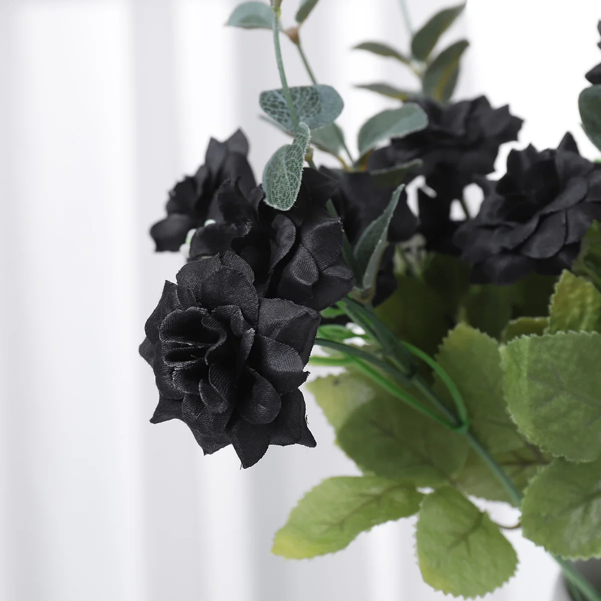 

50pcs Artificial Rose Flower Heads Black Lifelike Silk Roses For Wedding Bouquets Hair Clips Hats Crafts Party Decoration