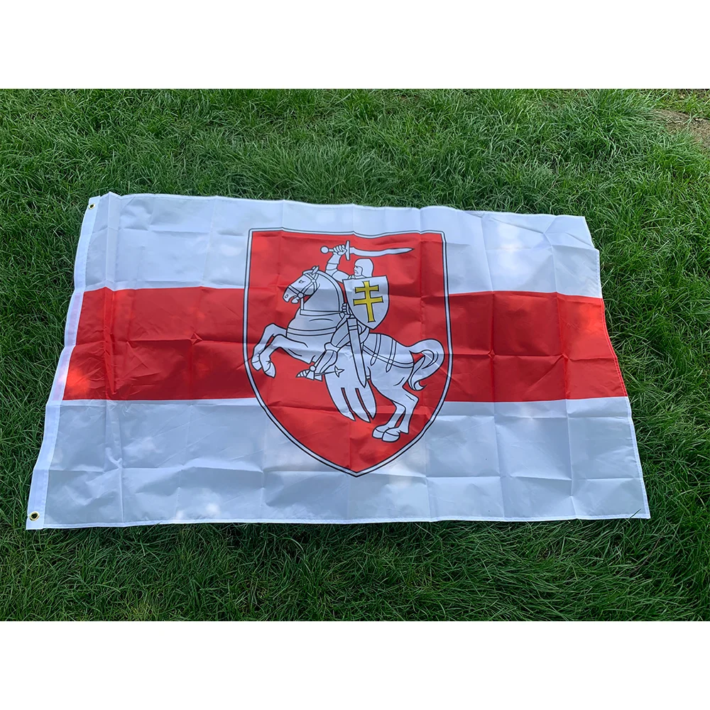 TIKI FLAG روسيا البيضاء فارس العلم 150X90CM روسيا البيضاء البيلاروسية مع معطف الأسلحة العلم 3X5FT روسيا البيضاء راية للزينة