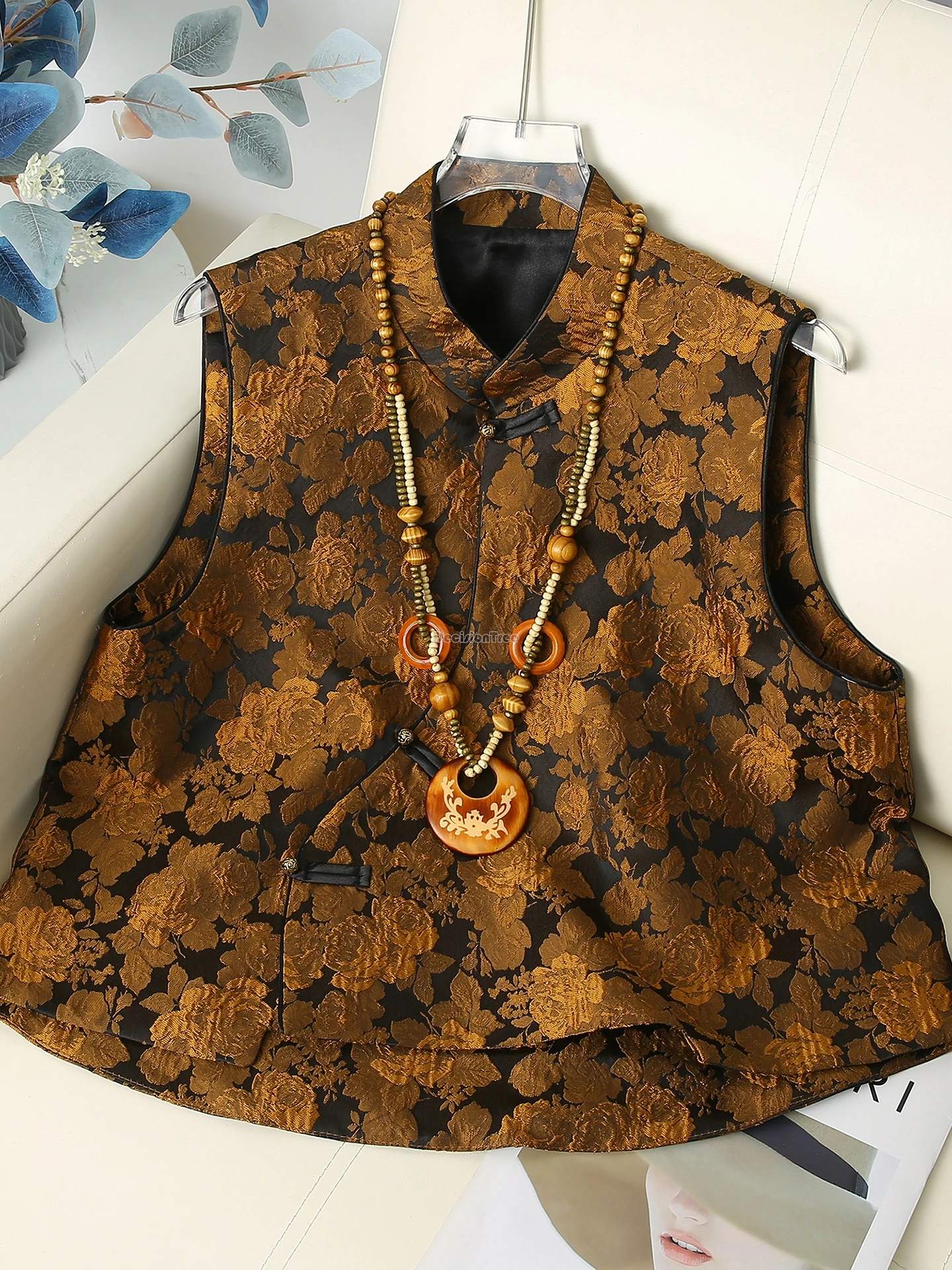 

2025 new chinese improved style retro casual gold jacquard vest women ancient style loose stand collar sleeveless waistcoat t1