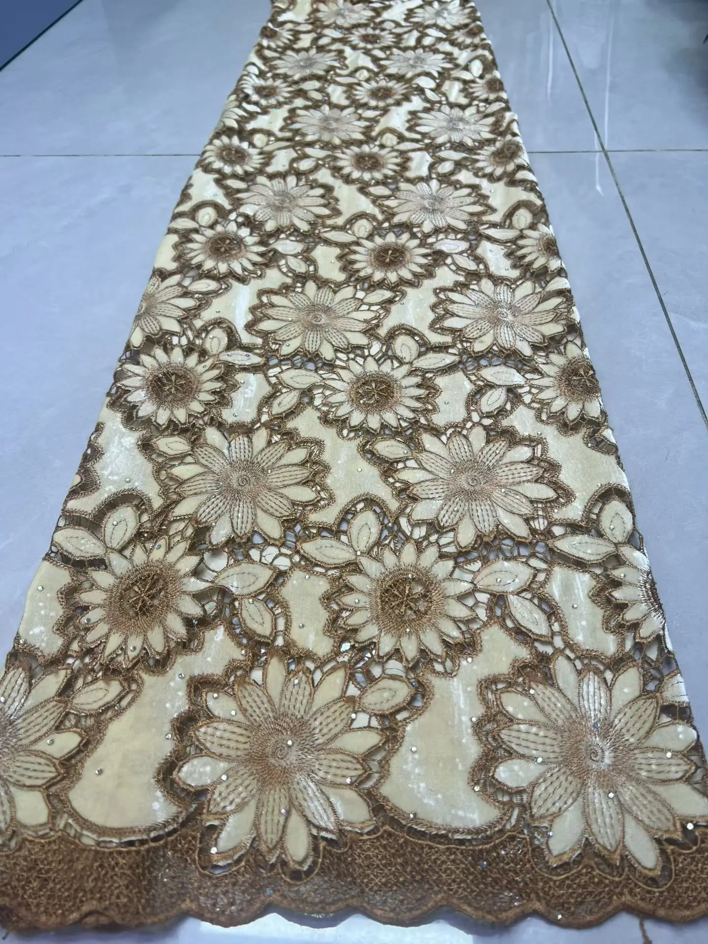Nigerian Velvet Factory Offers Latest Delicate Best Quality Soft Embroidered Velvet Lace Fabric For Party Evening Dresses M777-1
