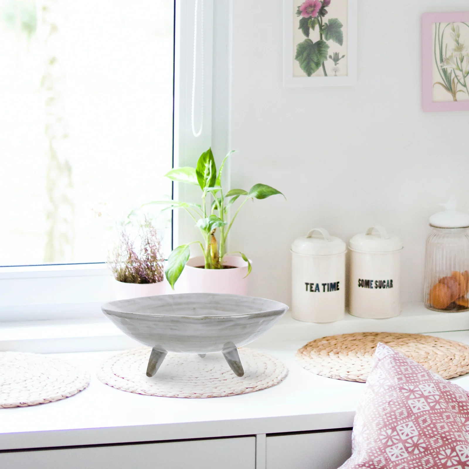 

Exquisite Ceramic Footed Fruit Tray Vintage Style Large Opening Good Ventilation Multi Function Household Tableware Storage