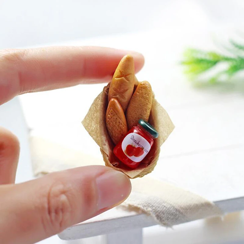 

DollsHouse Miniature Accessories 1Pc 1:12 Food Toy Jam Toast Basket Accessories