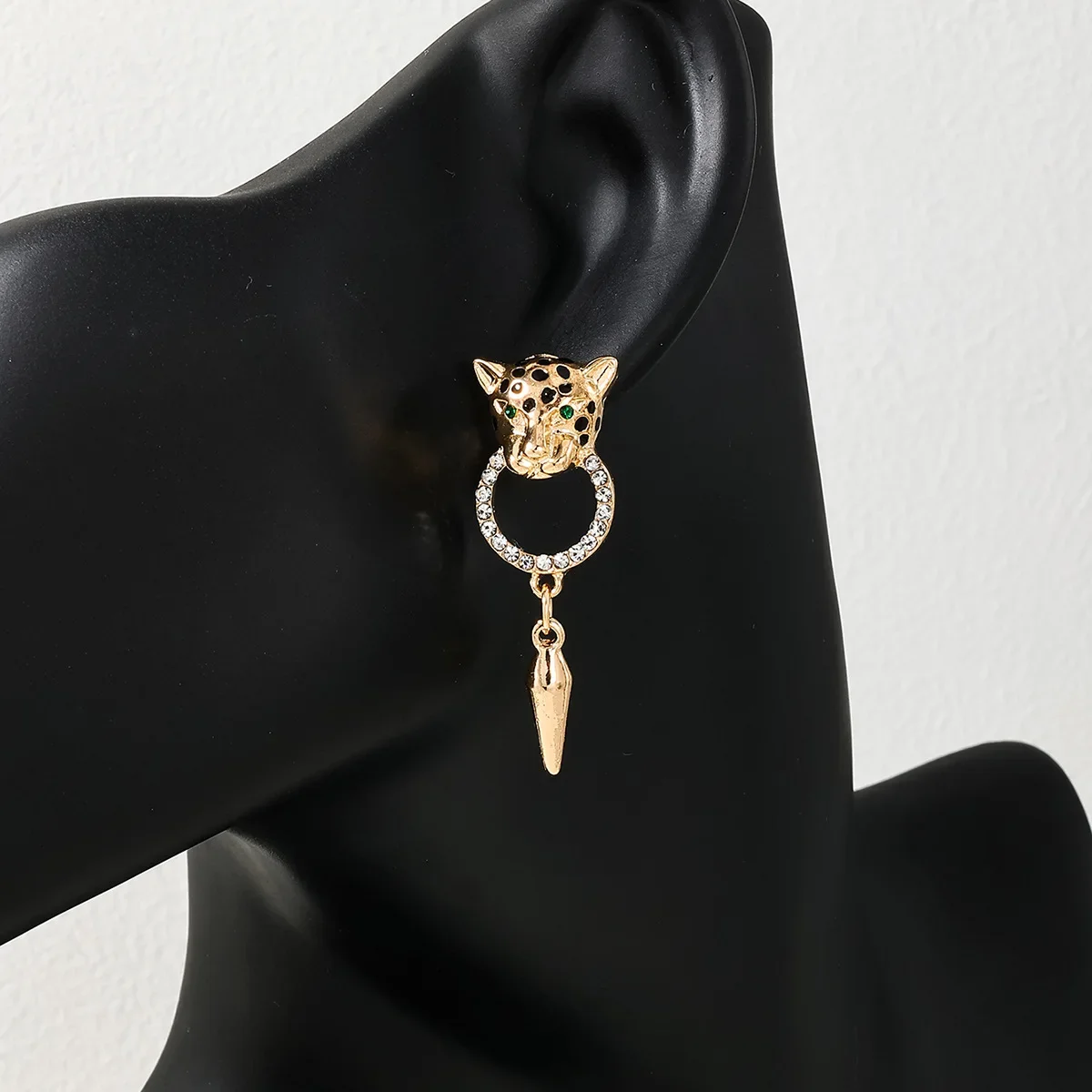 Statement Gold Color Leopard Head Dangle Earrings for Women Gifts Fashion Retro Zircon Inlaid Punk Embossed Earrings Jewelry