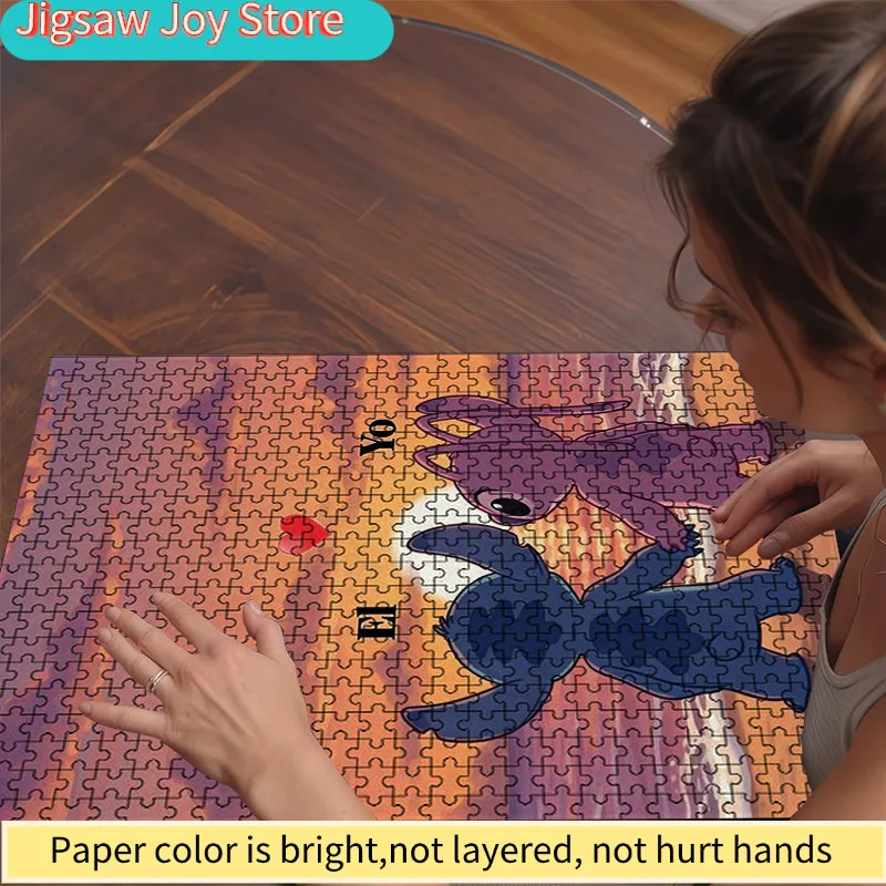 จิ๊กซอว์ขนาดใหญ่ 1,000 ชิ้น เหมาะสำหรับครอบครัว - ลายการ์ตูนอนิเมะ สติทช์ คู่รัก ชิ้นส่วนหลากสี - จิ๊กซอว์ท้าทาย ป้องกันรอยขีดข่วน