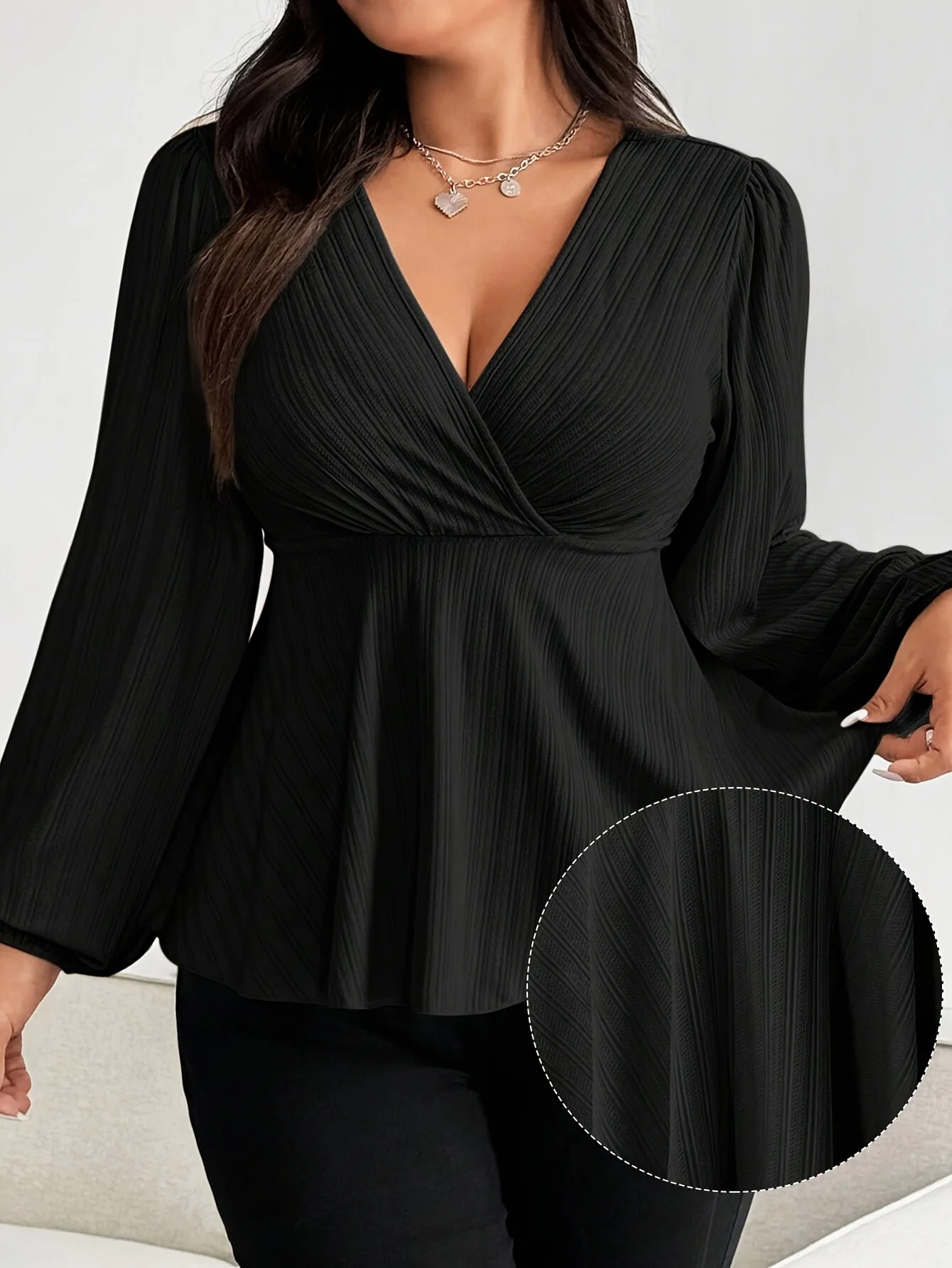 Plus-Size V-Ausschnitt Slim-Fit Langarm-Oberteil für Damen, Einfarbig, Elegantes V-Ausschnitt-Oberteil mit Laternenärmeln – Detail 3