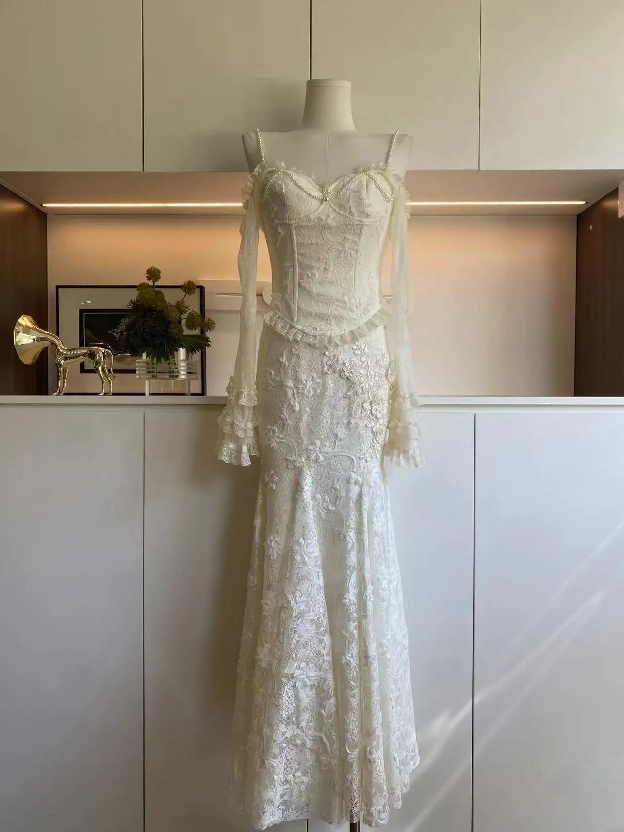 

Women's Elegant Lace Floral Two Pieces Skirt Set Lady Off Shoulder Long Sleeve Pearls Ruffled Slim Top + Slim Mermaid Long Skirt